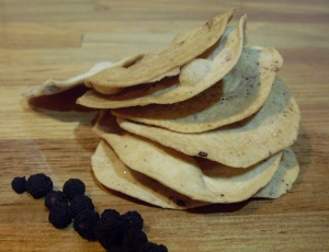 Pepperberry crackers